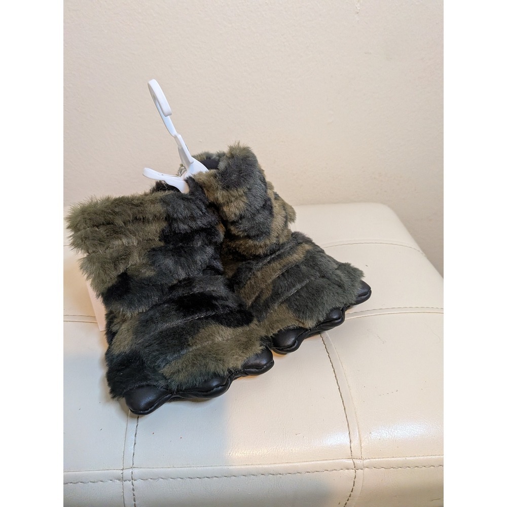 Capelli New York Kids Camo Faux‎ Fur Booties Slippers Size Large